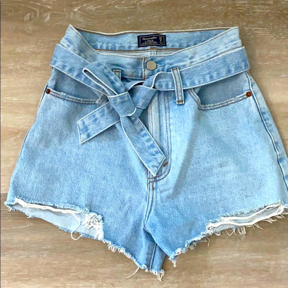 Abercrombie and Fitch high waisted tie short